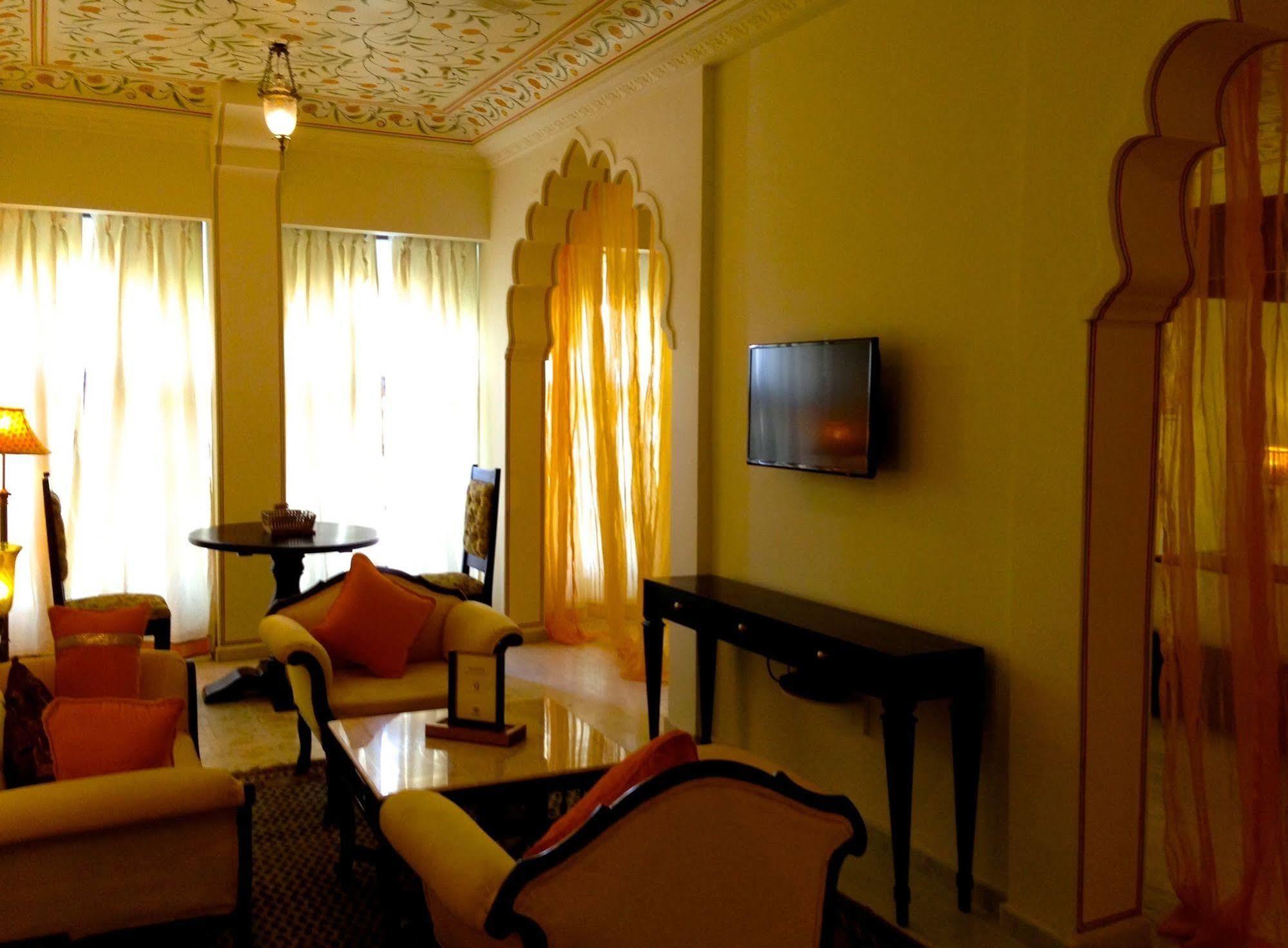 סוואי מדופור Treehouse Anuraga Palace מראה חיצוני תמונה