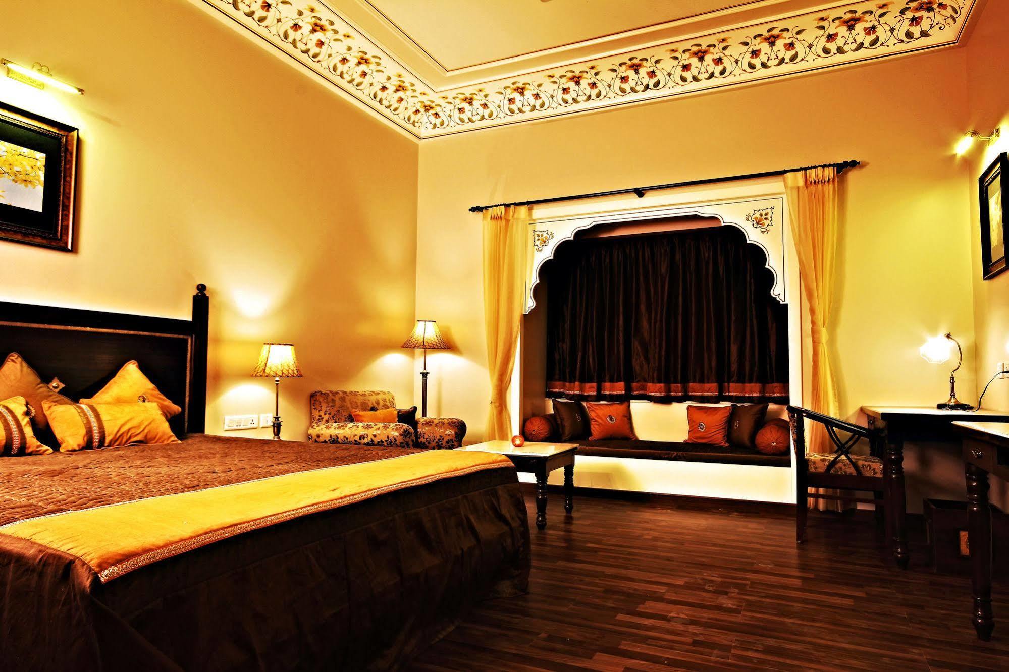 סוואי מדופור Treehouse Anuraga Palace מראה חיצוני תמונה